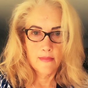 Meet your Posher, Cynthia